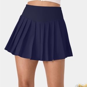 Brand new pleated skirt
